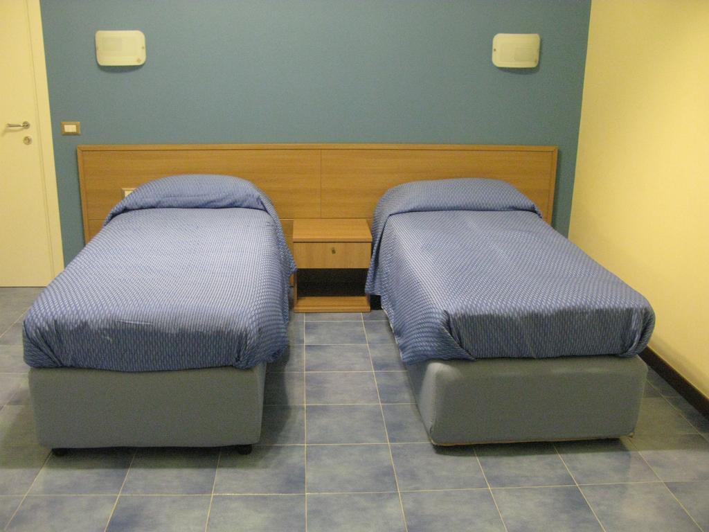 Bed and Breakfast Duomo 89 Neapel Zimmer foto